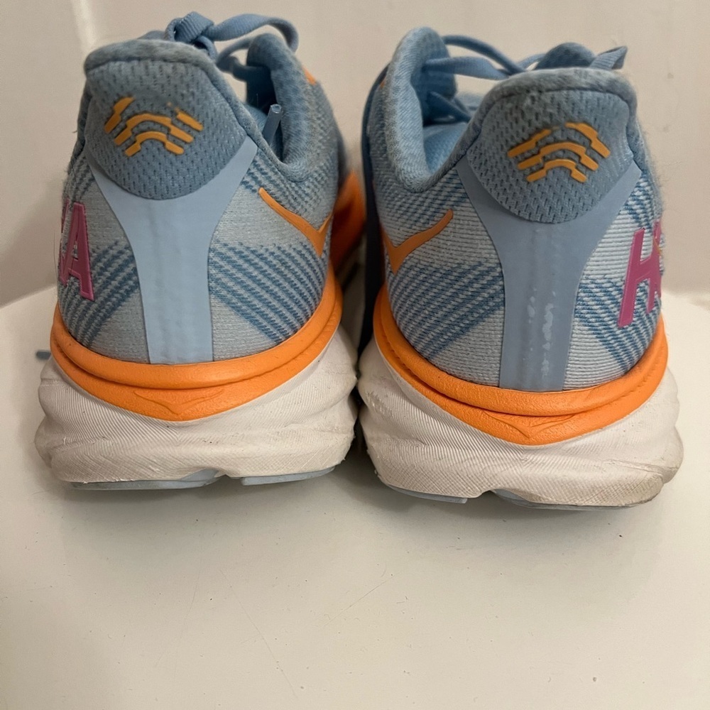 Hoka Clifton 9 women’s running shoes. Size 10. - Picture 5 of 6